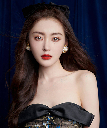 張?zhí)鞇?>
                <div   id=